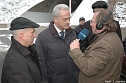 &Uuml;bergeben (Foto: F. Jeschke)