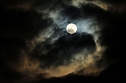 Der Mond über Nordhausen (Foto: Peter Blei) Der Mond über Nordhausen (Foto: Peter Blei)