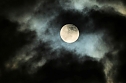 Der Mond über Nordhausen (Foto: Peter Blei) Der Mond über Nordhausen (Foto: Peter Blei)