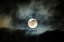 Der Mond über Nordhausen (Foto: Peter Blei) Der Mond über Nordhausen (Foto: Peter Blei)