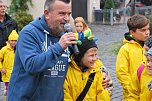 Wenn Günter Schmidt singt, haben auch Kinder ihren Spaß. (Foto: Jochen Miche) Wenn Günter Schmidt singt, haben auch Kinder ihren Spaß. (Foto: Jochen Miche)
