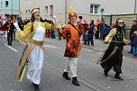 Närrinnen und Narren ziehen durch die Stadt (2) (Foto: Karl-Heinz Herrmann) Närrinnen und Narren ziehen durch die Stadt (2) (Foto: Karl-Heinz Herrmann)