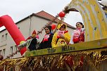 Närrinnen und Narren ziehen durch die Stadt (2) (Foto: Karl-Heinz Herrmann) Närrinnen und Narren ziehen durch die Stadt (2) (Foto: Karl-Heinz Herrmann)