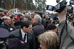 &Uuml;bergeben (Foto: F. Jeschke)