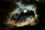 Der Mond über Nordhausen (Foto: Peter Blei) Der Mond über Nordhausen (Foto: Peter Blei)