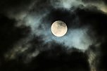 Der Mond über Nordhausen (Foto: Peter Blei) Der Mond über Nordhausen (Foto: Peter Blei)