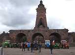 Traktortreffen vor der Kamera - der NDR drehte am Kyffh&auml;user-Denkmal (Foto: Ulrich Reinboth)