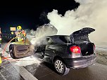 Auto brannte aus (Foto: Feuerwehr Heringen/Silvio Dietzel)