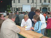 Bild: Atheltenpr&auml;sentation Markt Sondershausen