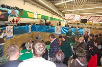 Bild: Autogrammstunde beFour in Nordhausen. nnz-City Scout on Tour