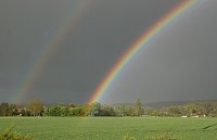 Bild: Ein wunderbares Naturschauspiel: &Uuml;ber den ersten Regenbogen spannte sich ein zweiter, etwas blasserer.
