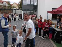Bild: vor dem Geb&auml;ude