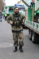 Bild: N&auml;rrinnen und Narren ziehen durch die Stadt (2)