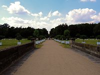 Lustwandeln im Park von Oranienbaum Bild: Lustwandeln im Park von Oranienbaum