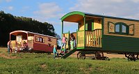 Bild: Zirkuswagen auf dem Ur Laub`s Hof