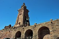 Bild: Kunstf&uuml;hrer zum Kyffh&auml;user-Denkmal vorgestellt