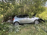 Bild: Von der Autobahn abgekommen 