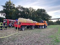 Bild: M&auml;hdrescher in Flammen 