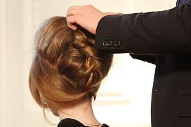 Bild: Gesunde, sch&ouml;ne Haare sind der Traum eines jeden Menschen. F&uuml;r manche Probleme gibt es sogar Mittel.