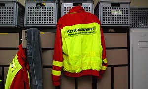 Blick in einen Umkleideraum in der neuen Rettungswache.