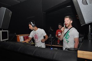 Musik und Handys in der Webe