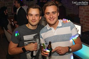 Wir bekennen Farbe! - so hieß das Motto der Nacht vom Samstag zu Sonntag im Nordhäuser Jugendclubhaus. Auf die Gäste wartete nicht nur jede Menge Licht, sondern auch jede Menge toller Musik. Wir haben wieder die Galerie für Sie zusammengestellt.