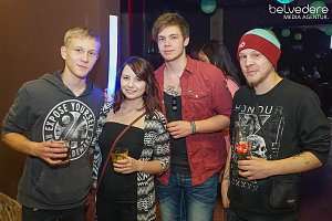Wir bekennen Farbe! - so hieß das Motto der Nacht vom Samstag zu Sonntag im Nordhäuser Jugendclubhaus. Auf die Gäste wartete nicht nur jede Menge Licht, sondern auch jede Menge toller Musik. Wir haben wieder die Galerie für Sie zusammengestellt.