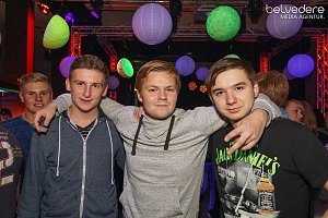 Wir bekennen Farbe! - so hieß das Motto der Nacht vom Samstag zu Sonntag im Nordhäuser Jugendclubhaus. Auf die Gäste wartete nicht nur jede Menge Licht, sondern auch jede Menge toller Musik. Wir haben wieder die Galerie für Sie zusammengestellt.