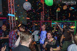 Wir bekennen Farbe! - so hieß das Motto der Nacht vom Samstag zu Sonntag im Nordhäuser Jugendclubhaus. Auf die Gäste wartete nicht nur jede Menge Licht, sondern auch jede Menge toller Musik. Wir haben wieder die Galerie für Sie zusammengestellt.