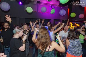Wir bekennen Farbe! - so hieß das Motto der Nacht vom Samstag zu Sonntag im Nordhäuser Jugendclubhaus. Auf die Gäste wartete nicht nur jede Menge Licht, sondern auch jede Menge toller Musik. Wir haben wieder die Galerie für Sie zusammengestellt.