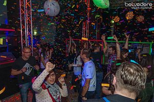 Wir bekennen Farbe! - so hieß das Motto der Nacht vom Samstag zu Sonntag im Nordhäuser Jugendclubhaus. Auf die Gäste wartete nicht nur jede Menge Licht, sondern auch jede Menge toller Musik. Wir haben wieder die Galerie für Sie zusammengestellt.