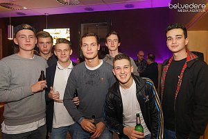 Wir bekennen Farbe! - so hieß das Motto der Nacht vom Samstag zu Sonntag im Nordhäuser Jugendclubhaus. Auf die Gäste wartete nicht nur jede Menge Licht, sondern auch jede Menge toller Musik. Wir haben wieder die Galerie für Sie zusammengestellt.
