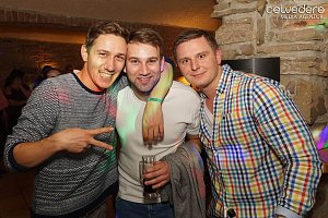 Wir bekennen Farbe! - so hieß das Motto der Nacht vom Samstag zu Sonntag im Nordhäuser Jugendclubhaus. Auf die Gäste wartete nicht nur jede Menge Licht, sondern auch jede Menge toller Musik. Wir haben wieder die Galerie für Sie zusammengestellt.