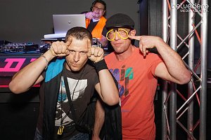 Wir bekennen Farbe! - so hieß das Motto der Nacht vom Samstag zu Sonntag im Nordhäuser Jugendclubhaus. Auf die Gäste wartete nicht nur jede Menge Licht, sondern auch jede Menge toller Musik. Wir haben wieder die Galerie für Sie zusammengestellt.