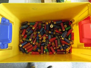 Pr&auml;sentation der sichergestellten Waffen und Munition