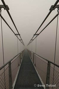 Auf der längsten Hängebrücke der Welt