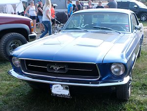 US-Cars in der Westernstadt