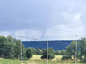 Trichterwolke &uuml;ber der Hainleite