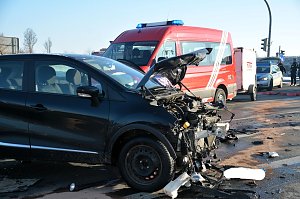 Verunfallter PKW 