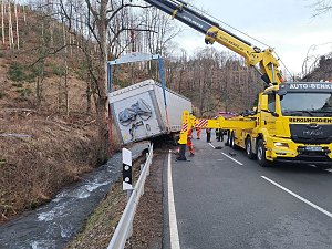 Unfall auf der Bundesstra&szlig;e