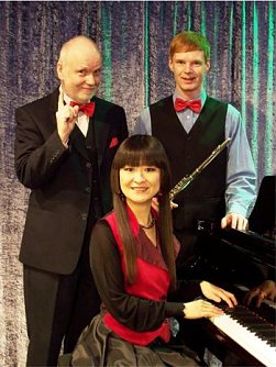 Die Revue (Foto: Agentur)