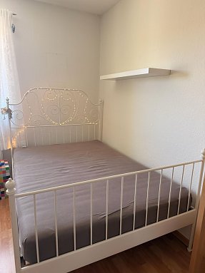 Metallbett wei&szlig;  (Foto: )