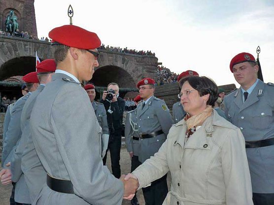 Gelöbnis am Kyffhäuser (Foto: Karl-Heinz Herrmann) Gelöbnis am Kyffhäuser (Foto: Karl-Heinz Herrmann)