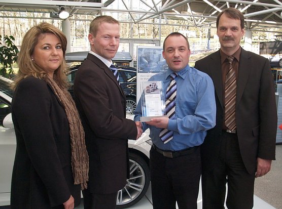 Freude im Autohaus (Foto: nnz)