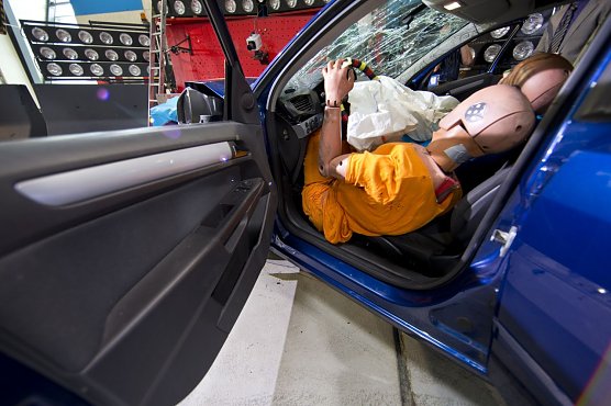 Gurt bleibt Lebensretter Nr. 1 (Foto: ADAC) Gurt bleibt Lebensretter Nr. 1 (Foto: ADAC)