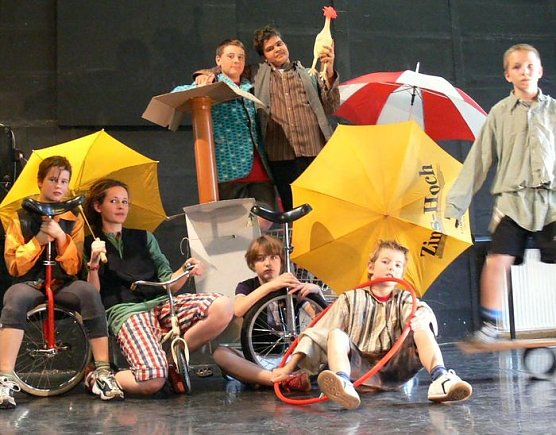 Sturmfrei unterm Dach (Foto: Theater Nordhausen) Sturmfrei unterm Dach (Foto: Theater Nordhausen)