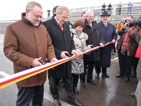 Eröffnung Schmücketunnel (Foto: Karl-Heinz Herrmann) Eröffnung Schmücketunnel (Foto: Karl-Heinz Herrmann)