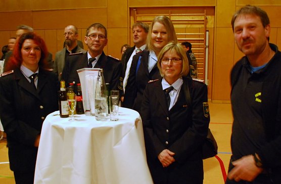 Aus vielen Orten waren Vertreter der Feuerwehren der Einladung zum Neujahrsempfang gefolgt. Hier eine Gruppe aus Hornburg. (Foto: Jochen Miche)