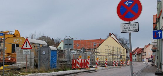 Es wird ab morgen eng auf dem Hettstedter Freimarkt. Doch wie hei&szlig;t es?: Wer sch&ouml;n sein will, muss leiden - manchmal sind es aber auch die B&uuml;rger, die leiden m&uuml;ssen, wenn ihre Stadt sich sch&ouml;n macht. (Foto: Jochen Miche)