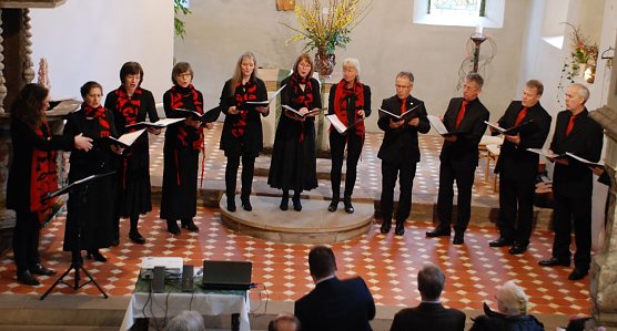 H&ouml;hepunkt einer Dankesch&ouml;nveranstaltung f&uuml;r die Organisatoren zweier Jubil&auml;en im vergangenen September in Hettstedt war heute das Konzert von "ars vivendi" aus Wernigerode in der Hettstedter Gangolfkirche. (Foto: Jochen Miche)